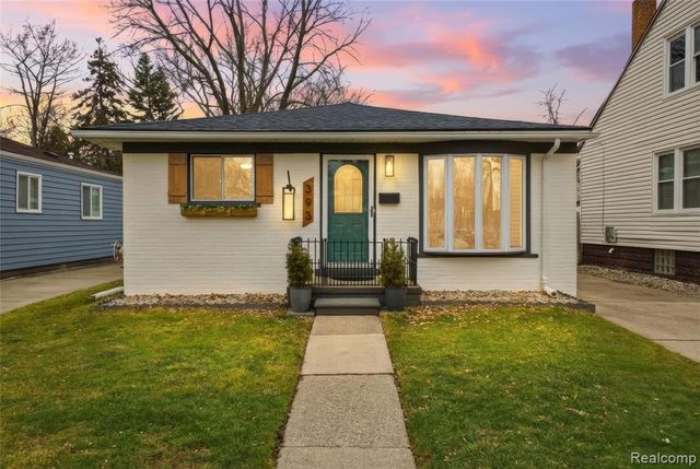 393 W Hudson Avenue, Madison Heights, MI 48071