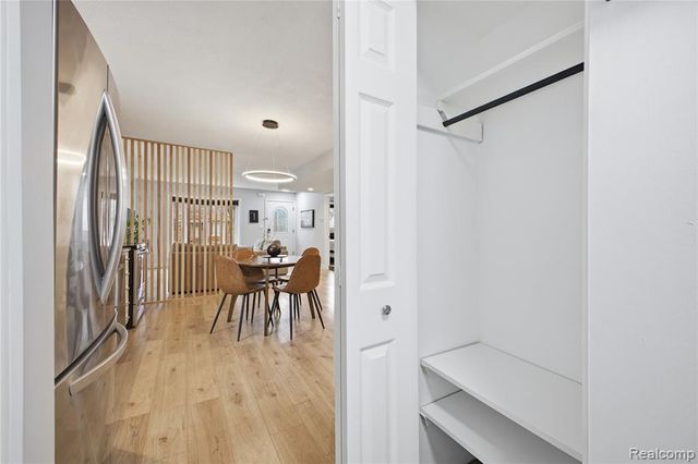 393 W Hudson Avenue, Madison Heights, MI 48071