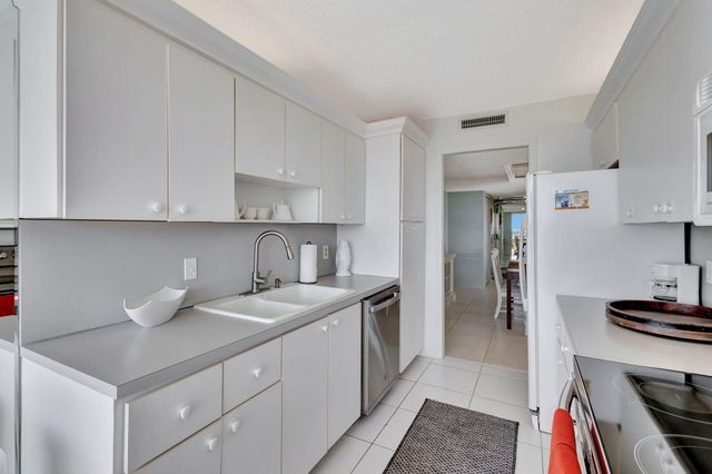 4200 N Ocean Drive 2-804, Singer Island, FL 33404