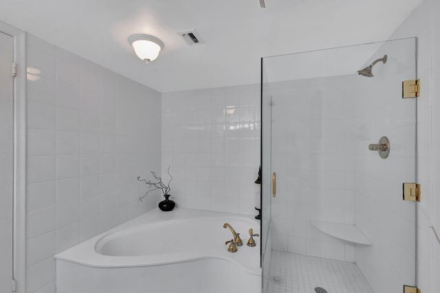 4200 N Ocean Drive 2-804, Singer Island, FL 33404