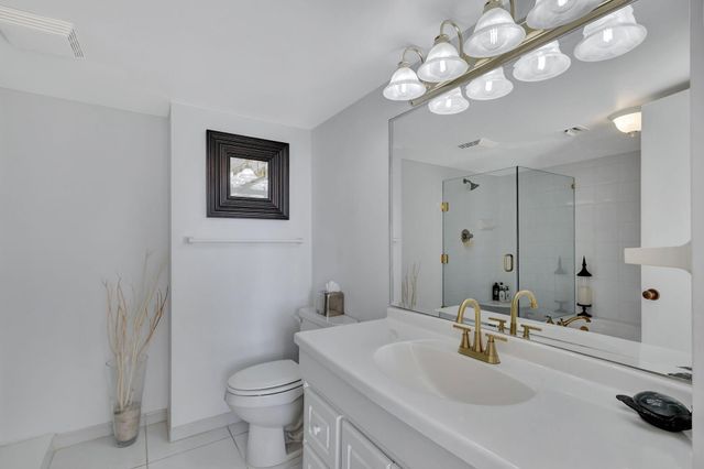 4200 N Ocean Drive 2-804, Singer Island, FL 33404