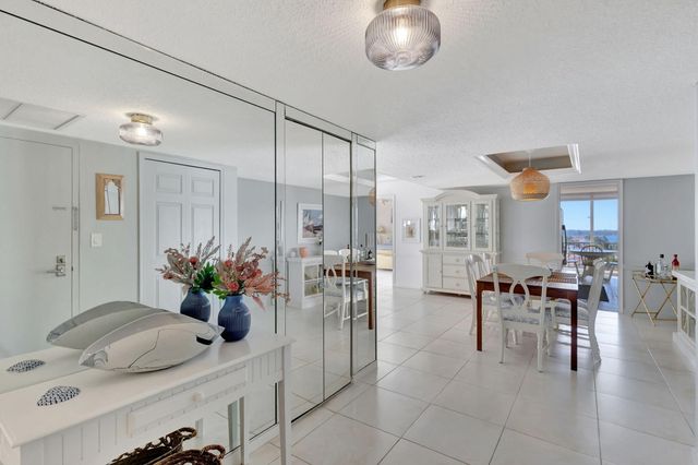 4200 N Ocean Drive 2-804, Singer Island, FL 33404