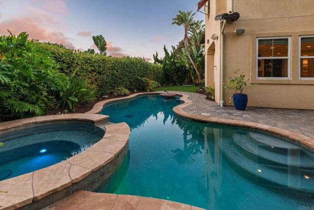 548 Quail Pointe Lane, Encinitas, CA 92024