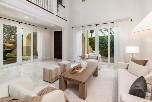 548 Quail Pointe Lane, Encinitas, CA 92024