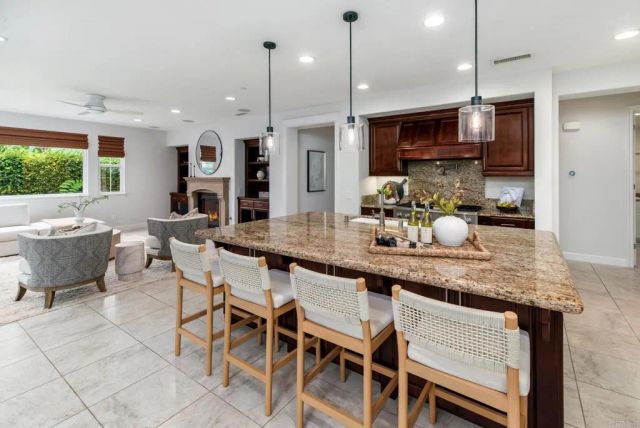 548 Quail Pointe Lane, Encinitas, CA 92024