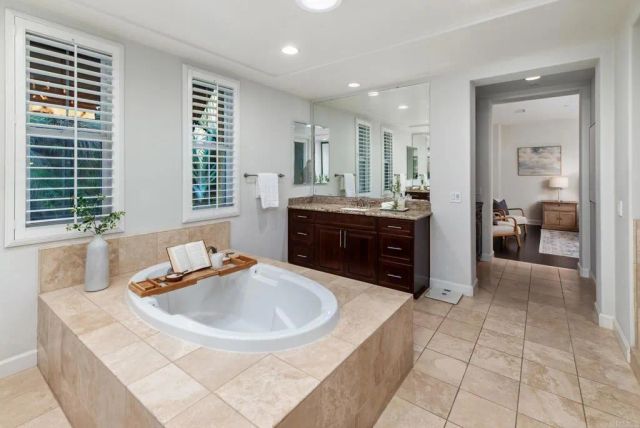 548 Quail Pointe Lane, Encinitas, CA 92024