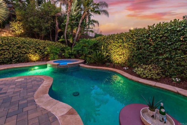 548 Quail Pointe Lane, Encinitas, CA 92024