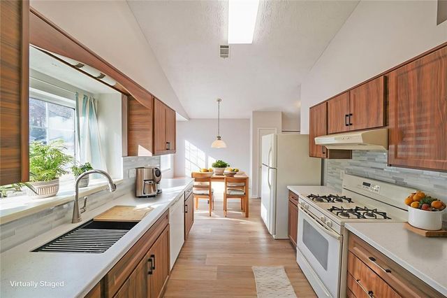 2790 Grassland NW Court, Kennesaw, GA 30152