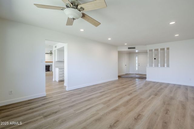 1904 E MANHATTON Drive, Tempe, AZ 85282