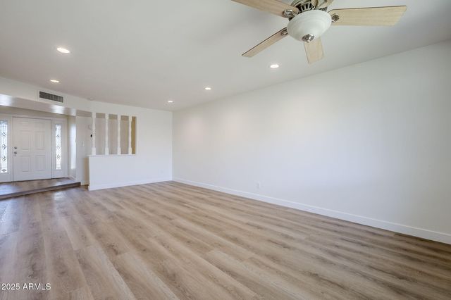 1904 E MANHATTON Drive, Tempe, AZ 85282