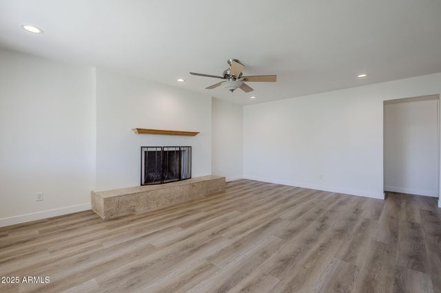 1904 E MANHATTON Drive, Tempe, AZ 85282
