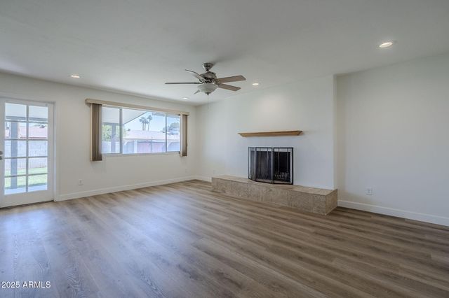1904 E MANHATTON Drive, Tempe, AZ 85282