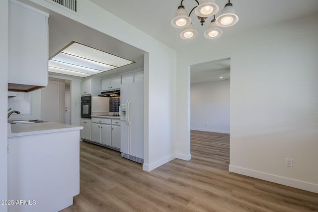 1904 E MANHATTON Drive, Tempe, AZ 85282