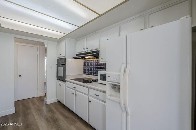 1904 E MANHATTON Drive, Tempe, AZ 85282