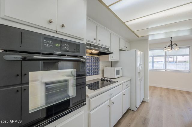 1904 E MANHATTON Drive, Tempe, AZ 85282
