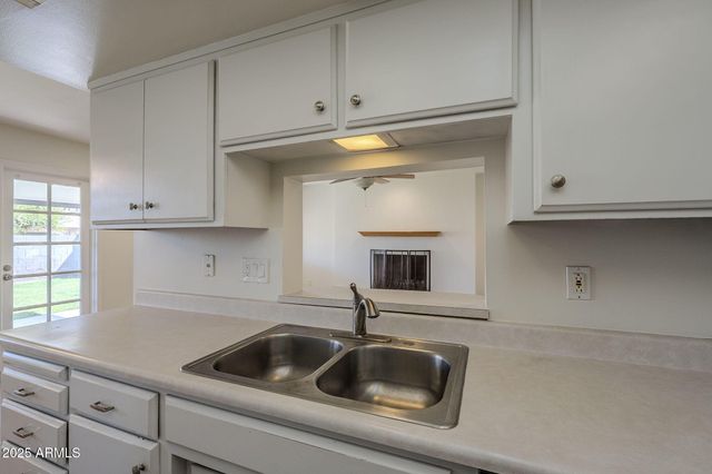 1904 E MANHATTON Drive, Tempe, AZ 85282