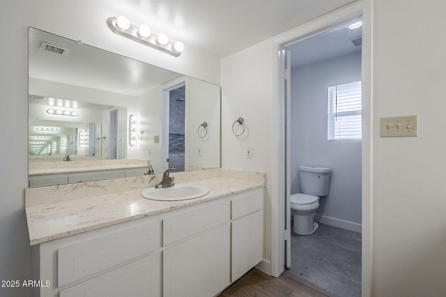 1904 E MANHATTON Drive, Tempe, AZ 85282