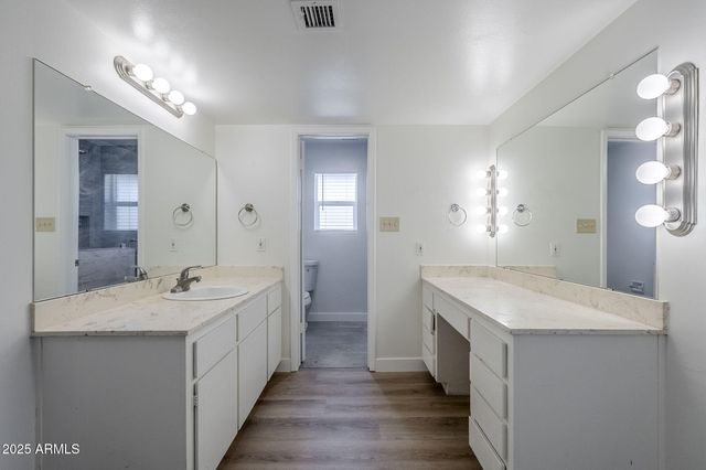 1904 E MANHATTON Drive, Tempe, AZ 85282