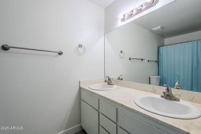 1904 E MANHATTON Drive, Tempe, AZ 85282