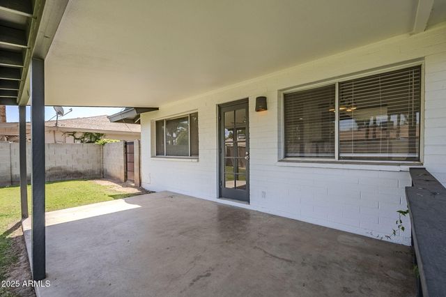 1904 E MANHATTON Drive, Tempe, AZ 85282