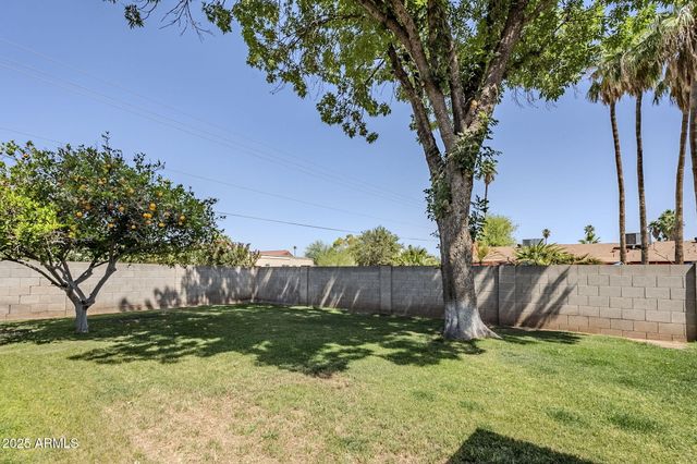 1904 E MANHATTON Drive, Tempe, AZ 85282