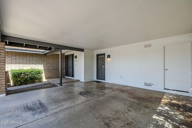 1904 E MANHATTON Drive, Tempe, AZ 85282