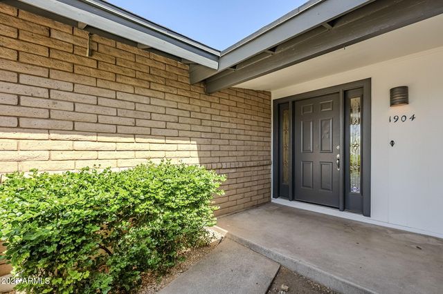 1904 E MANHATTON Drive, Tempe, AZ 85282