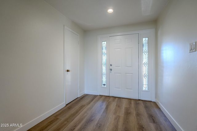 1904 E MANHATTON Drive, Tempe, AZ 85282