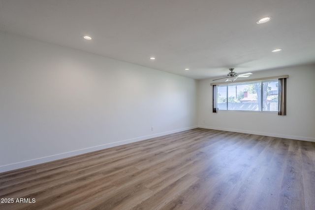 1904 E MANHATTON Drive, Tempe, AZ 85282