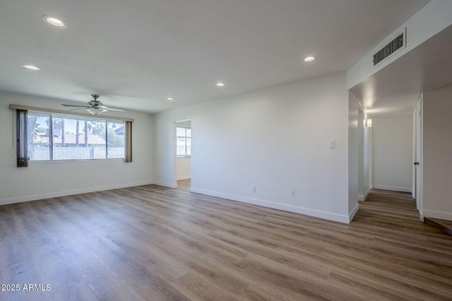 1904 E MANHATTON Drive, Tempe, AZ 85282