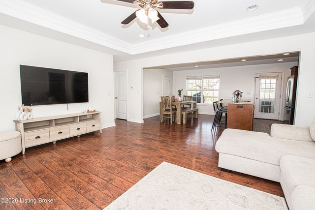 135 Mockingbird Dr, Taylorsville, KY 40071