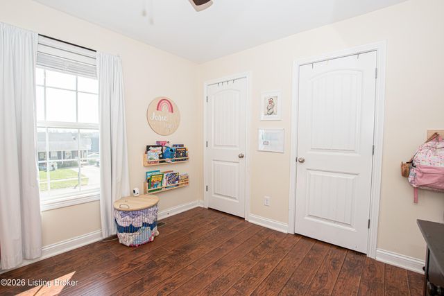 135 Mockingbird Dr, Taylorsville, KY 40071