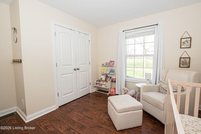 135 Mockingbird Dr, Taylorsville, KY 40071