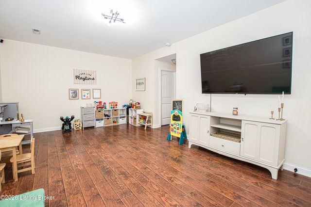 135 Mockingbird Dr, Taylorsville, KY 40071