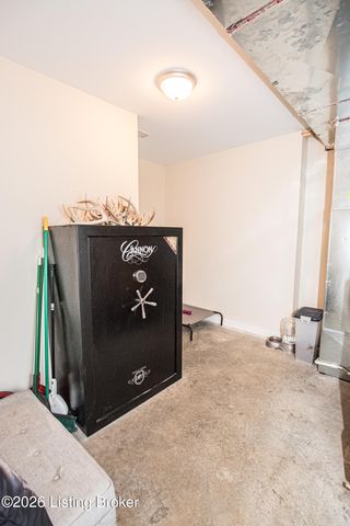 135 Mockingbird Dr, Taylorsville, KY 40071