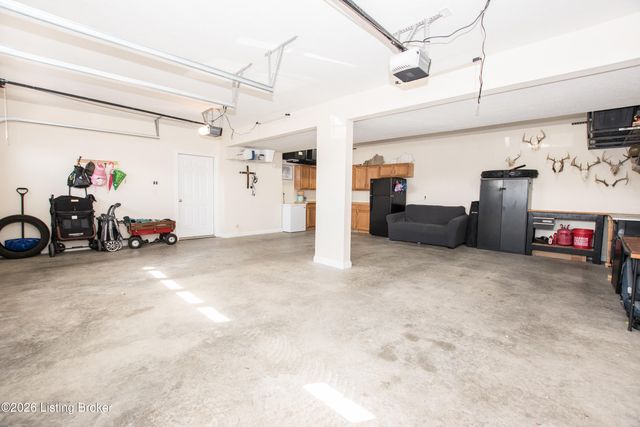 135 Mockingbird Dr, Taylorsville, KY 40071