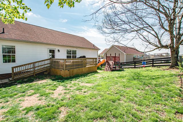 135 Mockingbird Dr, Taylorsville, KY 40071