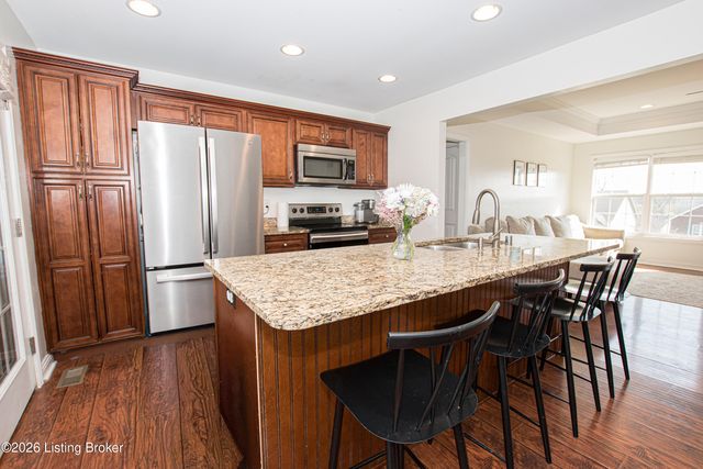 135 Mockingbird Dr, Taylorsville, KY 40071