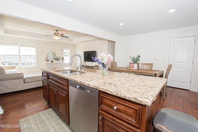 135 Mockingbird Dr, Taylorsville, KY 40071