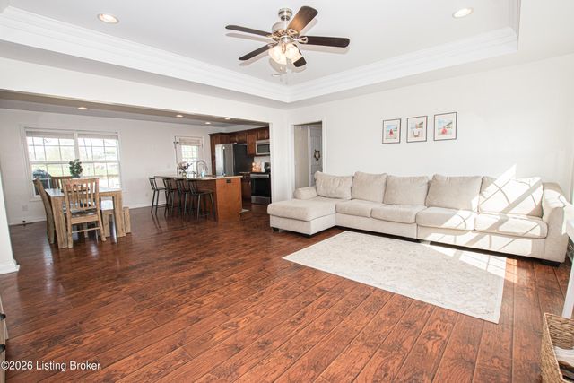 135 Mockingbird Dr, Taylorsville, KY 40071