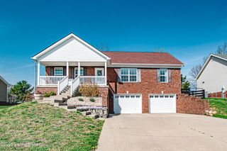 135 Mockingbird Dr, Taylorsville, KY 40071