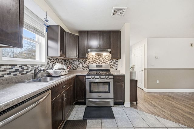 717 Pleasant St B, Norwood, MA 02062