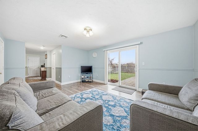 717 Pleasant St B, Norwood, MA 02062