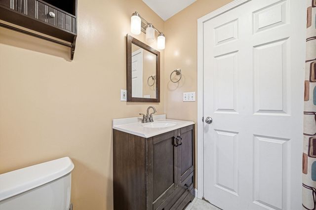 717 Pleasant St B, Norwood, MA 02062