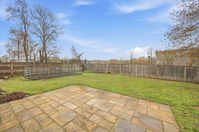 717 Pleasant St B, Norwood, MA 02062