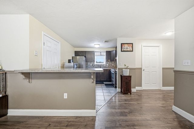 717 Pleasant St B, Norwood, MA 02062