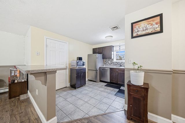 717 Pleasant St B, Norwood, MA 02062