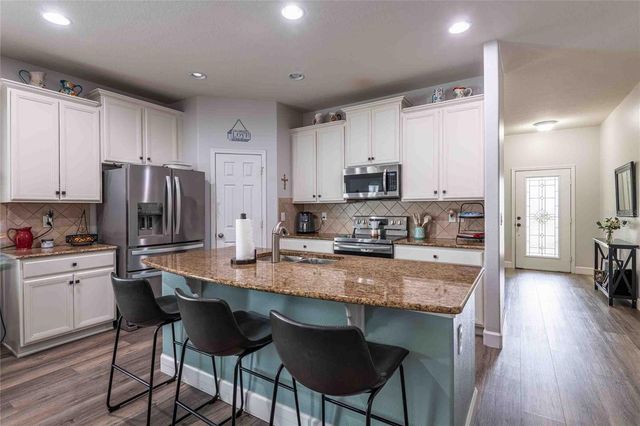 2814 MAPLE BROOK LOOP, Lutz, FL 33558