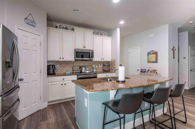 2814 MAPLE BROOK LOOP, Lutz, FL 33558