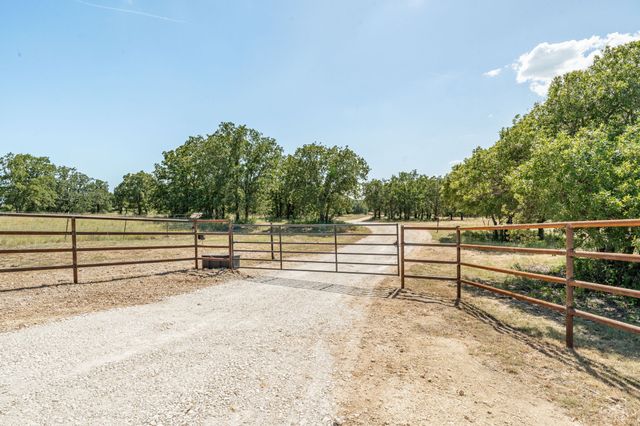 1445 County Road 428, Stephenville, TX 76401